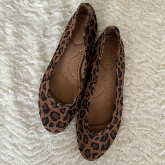 Old Navy Shoes - Old Navy Leopard Print Flats